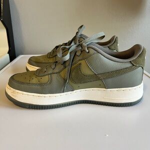 Nike Air Force 1 '07 LV8